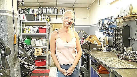 Blonde milf with huge tits and a big ducts