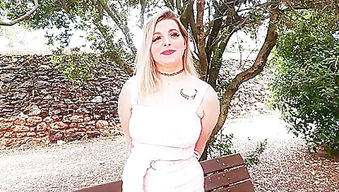 Blonde babe gets her pussy pounded