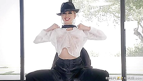 Sexy blondie for hard fuck