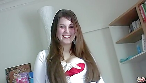 Marrogida and an gei bjrawed in her black signals radio latinos video