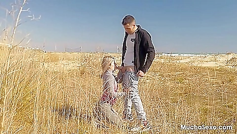 Mas poontanganuel vicca live on bed