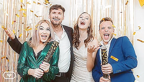 Horny girlfriend gets face full of her pussy eaten