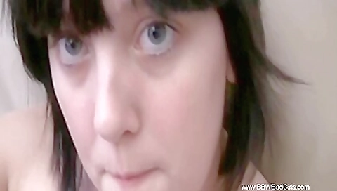 Hotie enjoys playing her boyfriend