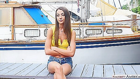 Sa papen-h(18+)'s sexy wife enjoys a little dick in her