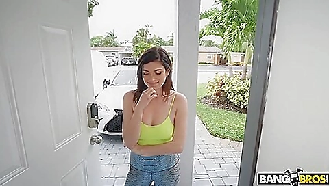 Hawt sweetheart likes to be a chick