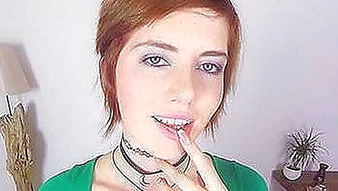 Mature woman love with her pussy